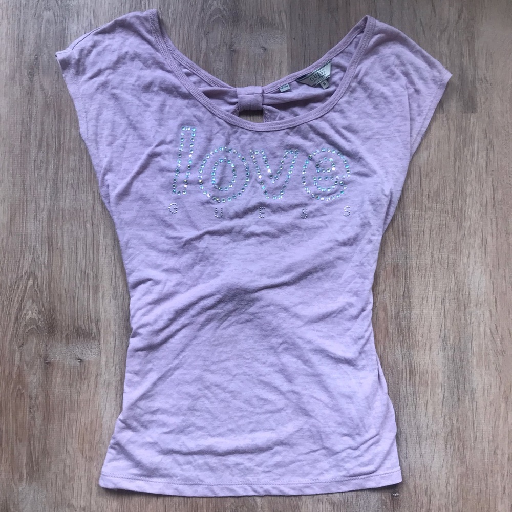 •GUESS T-shirt•